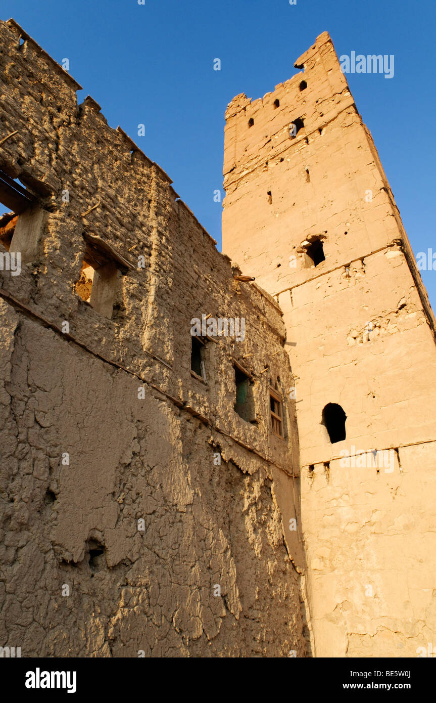 Ruinen der historischen Adobe Stadt Al Faiqain in der Nähe von Manah, Dakhliyah Region, Sultanat Oman, Arabien, Nahost Stockfoto