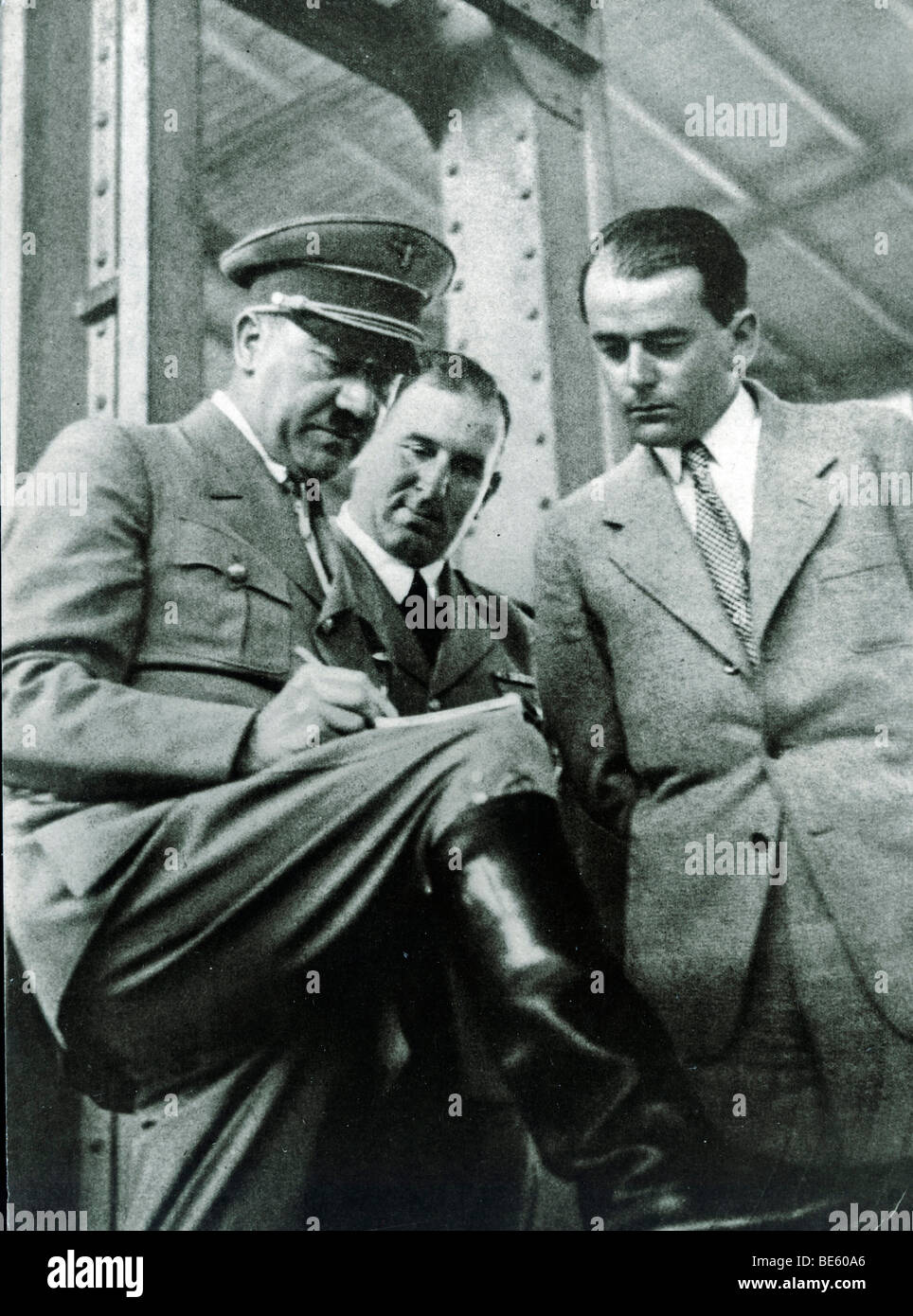 Adolf Hitler, Willy Liebel, Bürgermeister von Nürnberg und Architekt Prof. Albert Speer bei Reichsparteitagsgelaende Nazi Partei rall Stockfoto