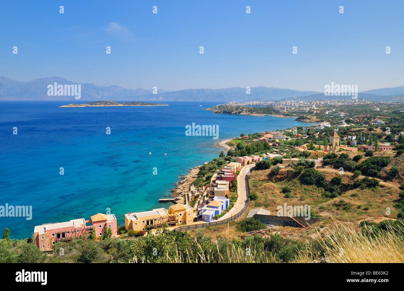 Blick auf Agios Nikolaos oder Ayios Nikolaos, Ostkreta, Kreta, Griechenland, Europa Stockfoto