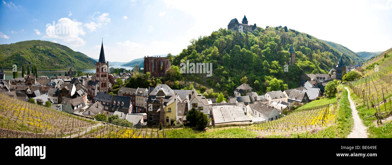 Blick über Bacharach vor Burg Schadeck Burg, Landkreis Mainz-Bingen, Rheinland-Pfalz, Deutschland, Europa Stockfoto