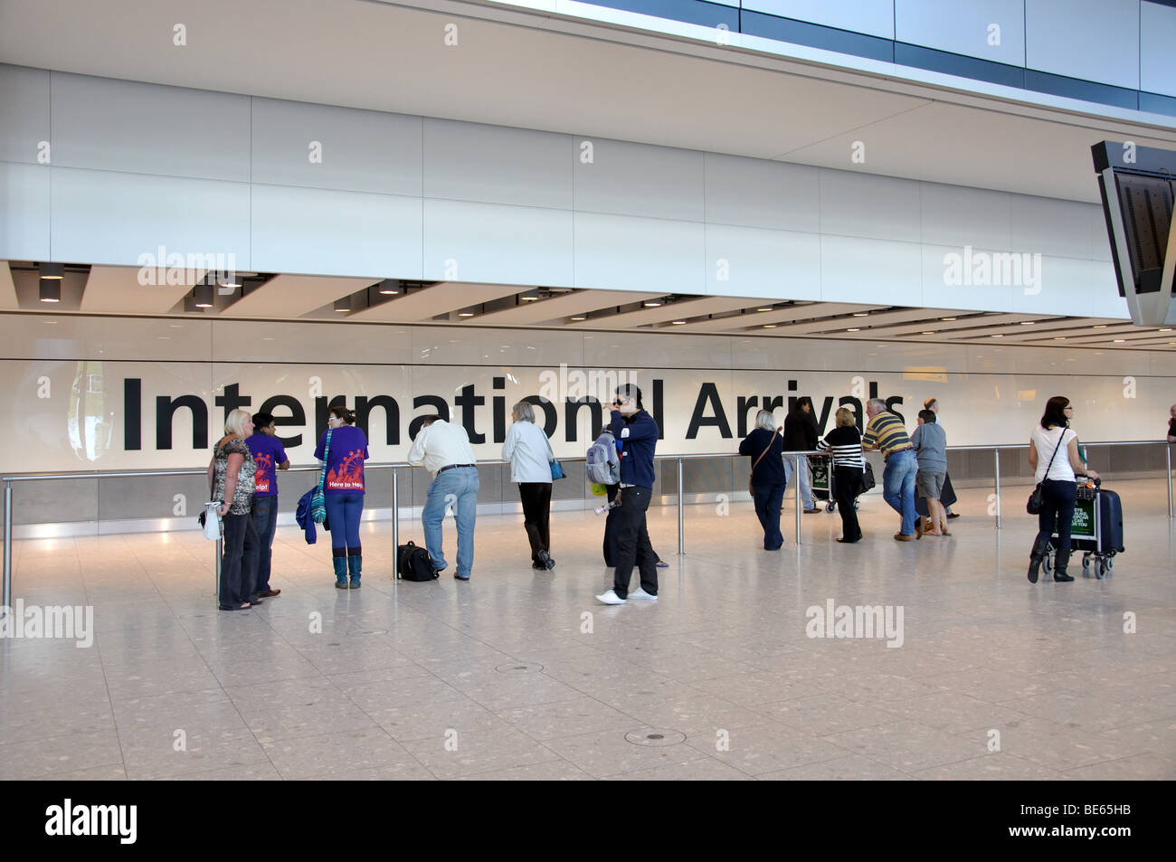 Internationalen Ankunftshalle Terminal 5 Heathrow Flughafen. London Borough of Hounslow, Greater London, England, United Kingdom Stockfoto