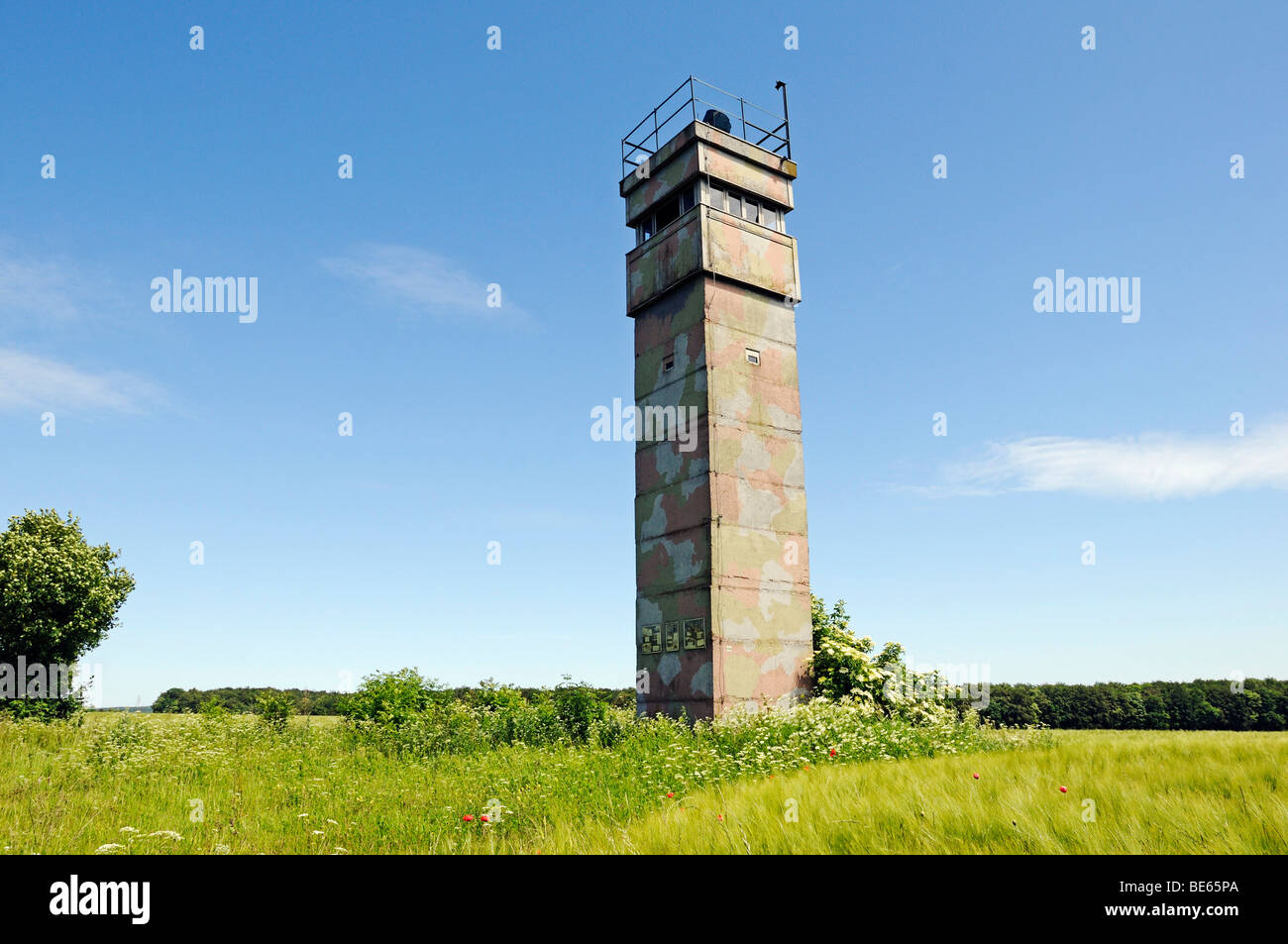 Beobachtungsturm der DDR an der ehemaligen innerdeutschen Grenze, Katharinenberg, Wendeleben, Thüringen, Deutschland, Europa Stockfoto