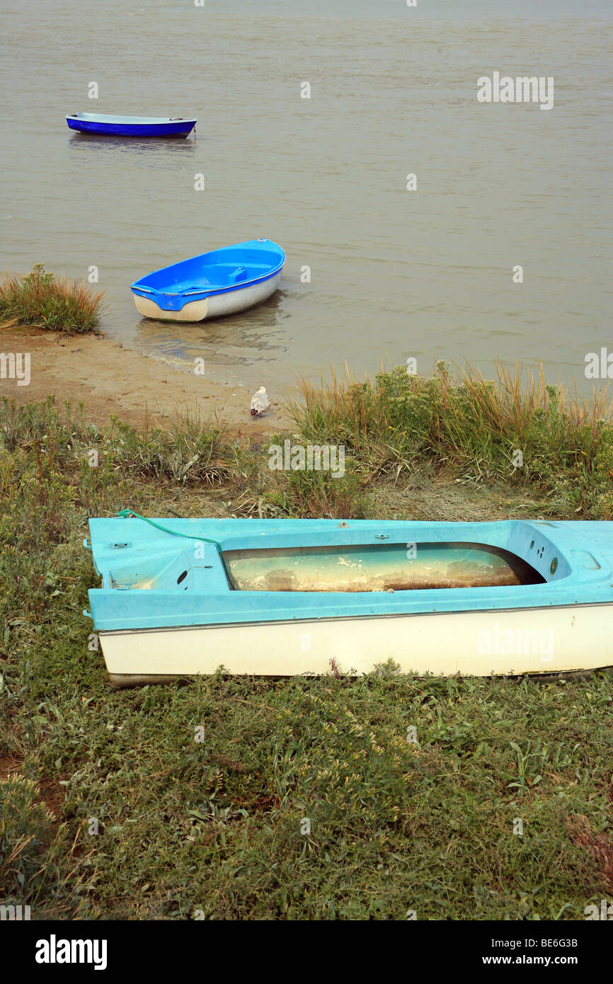 Ruderboote am Fluss Somme, St Valery Sur Somme, Somme, Frankreich, Europa Stockfoto