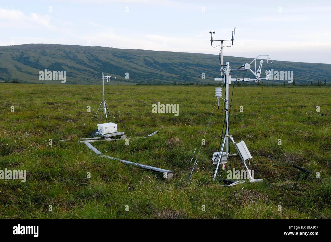 Erforschung des Klimawandels - eine Eddy-Kovarianz-System misst CO2-Austausch zwischen schmelzenden Alaska Permafrost und die Atmosphäre. Stockfoto