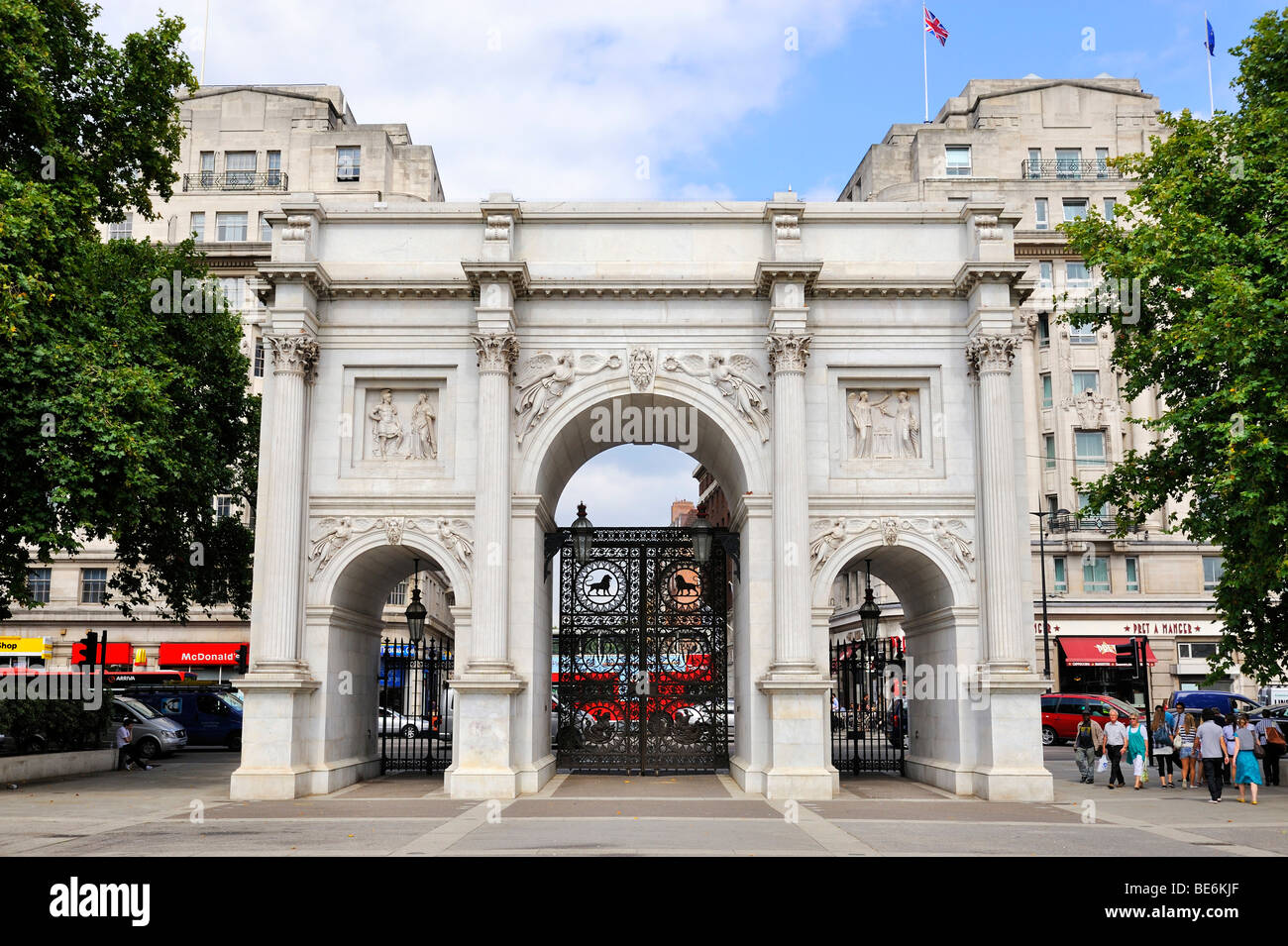 Marble Arch, machte Denkmal aus weißem Carrara-Marmor in Hyde Park, London, England, Vereinigtes Königreich, Europa Stockfoto