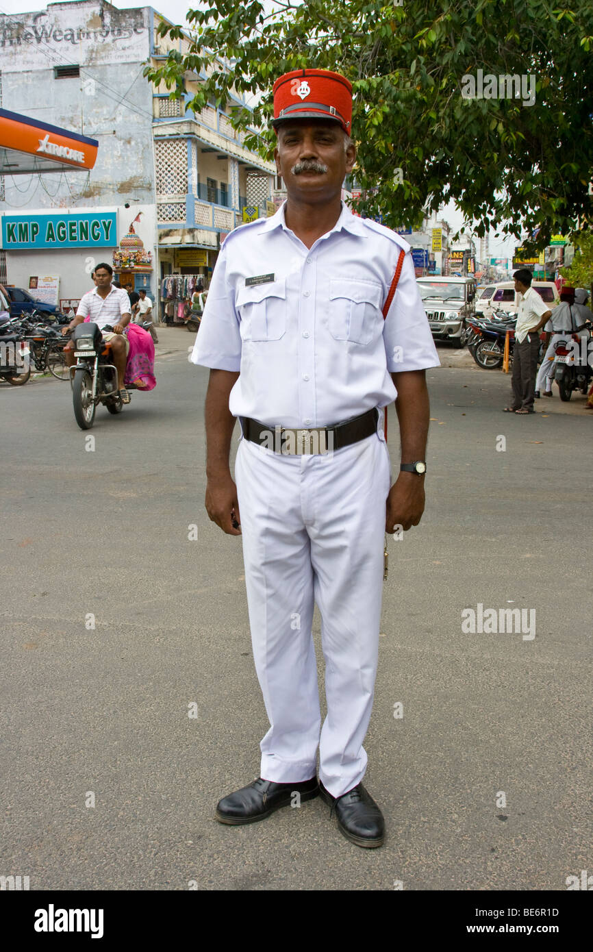 Uniformierte Polizisten in Pondicherry, Indien Stockfoto