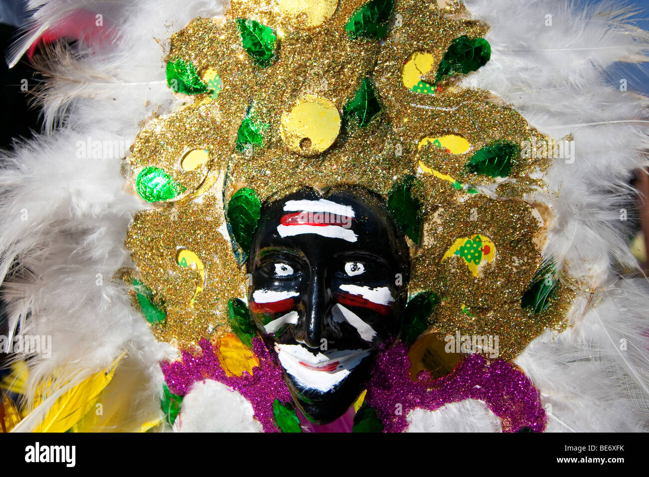 Sinulog Festival Maske auf den Straßen verkauft. Stockfoto
