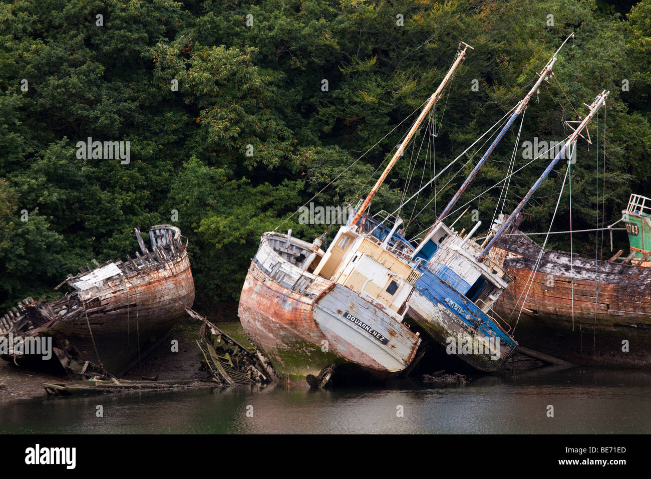 Boot-Friedhof in Douarnenez port Bretagne Frankreich Stockfoto