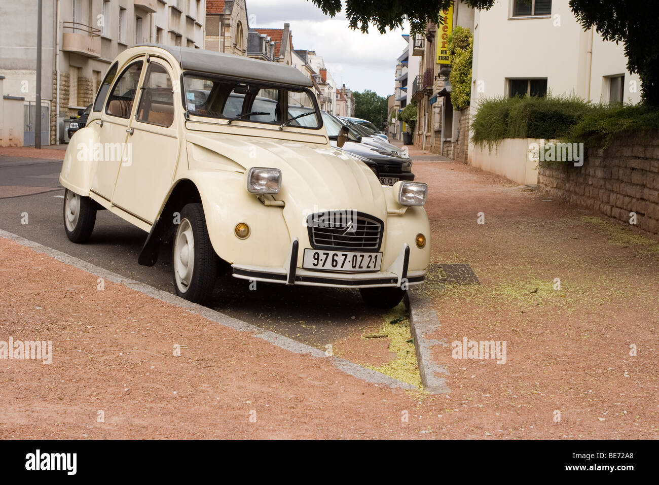 Alten Citroen auf dem Parkplatz in Dijon, Frankreich Stockfoto