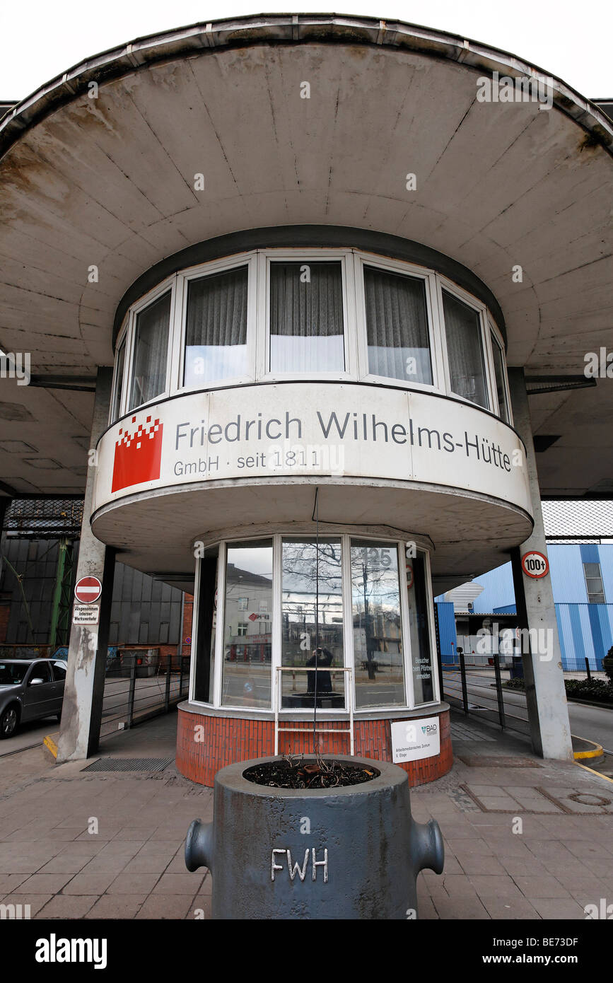 Haupteingang der FriedrichWilhelmsHütte, warf Stahlfabrik, ehemals Thyssen jetzt Haupteingang der FriedrichWilhelmsHütte, warf Stahlfabrik, ehemals Thyssen jetzt