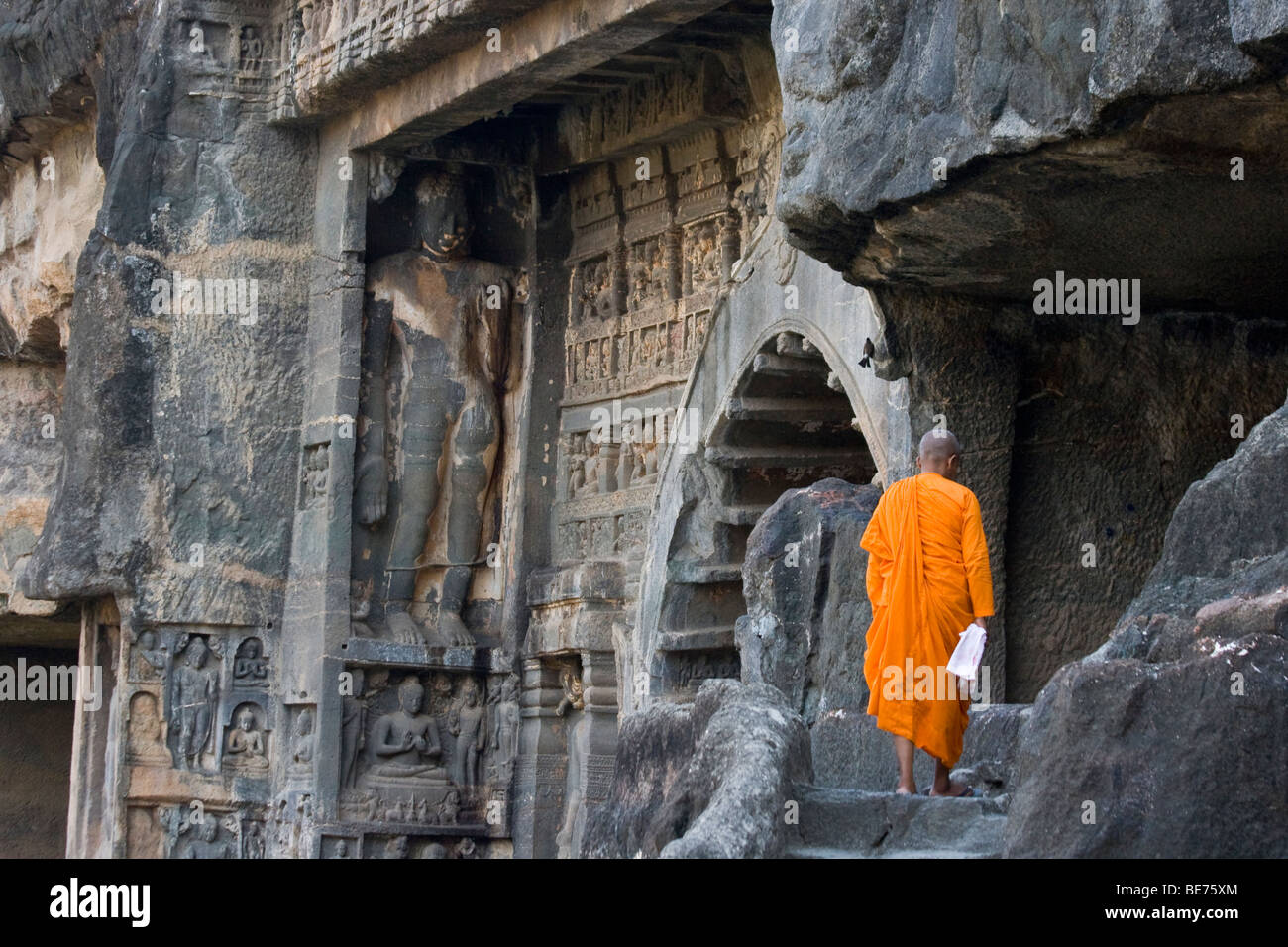 Buddhistische Mönche in Ajanta Höhlen in Indien Stockfoto