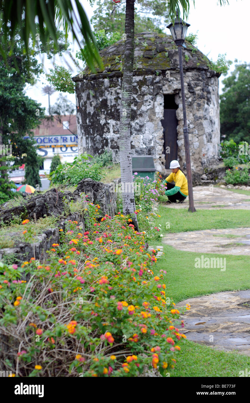 Gärtner Fort San Pedro innen Cebu City Philippinen Stockfoto