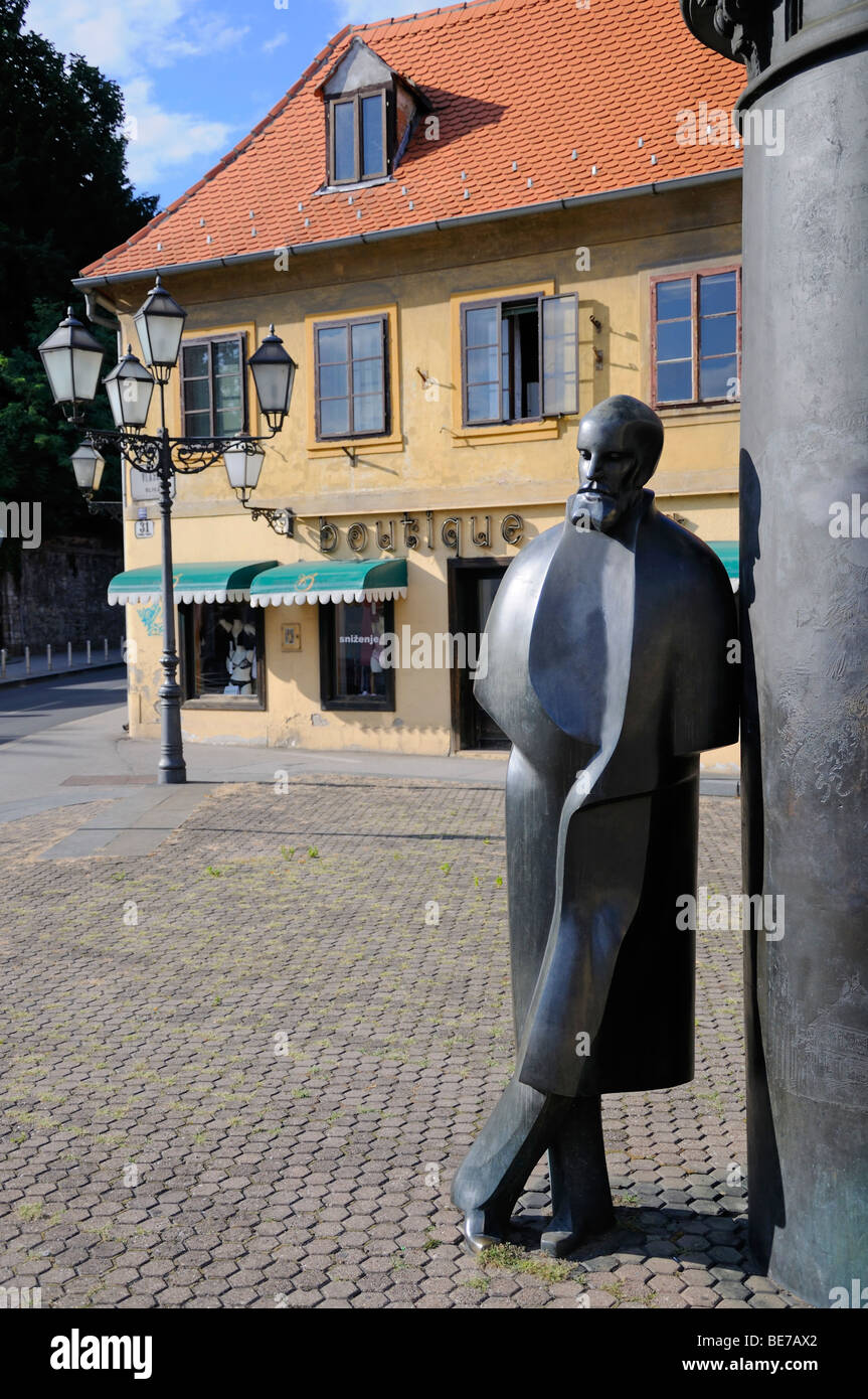 Zagreb, Kroatien. Statue von August Senoa / Schonoa (kroatischer Schriftsteller; 1838-81) Stockfoto