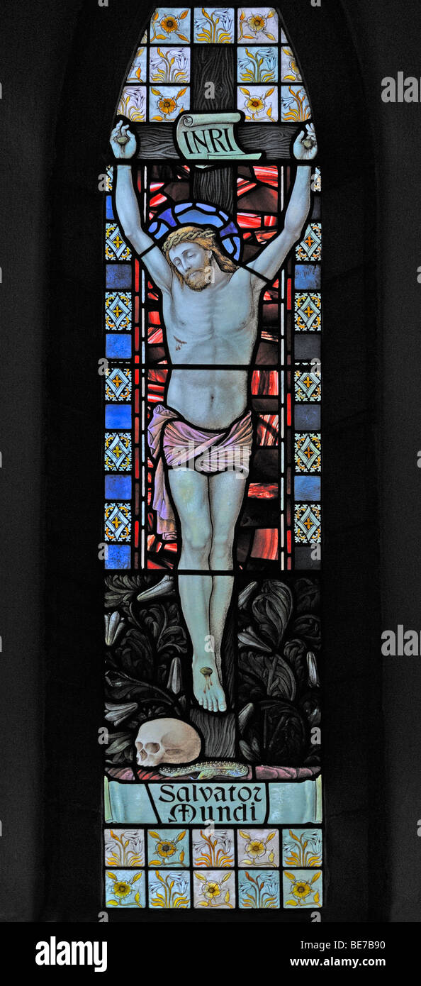 "Salvator Mundi". Detail der Ostfenster. Kirche San Barnaba. Großen Strickland, Cumbria, England, Vereinigtes Königreich, Europa. Stockfoto