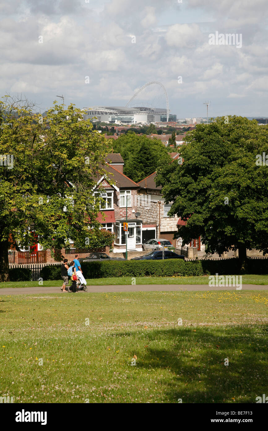 Ansicht des Wembley-Stadion von der Spitze des Rundholz Park, Willesden, London, UK Stockfoto