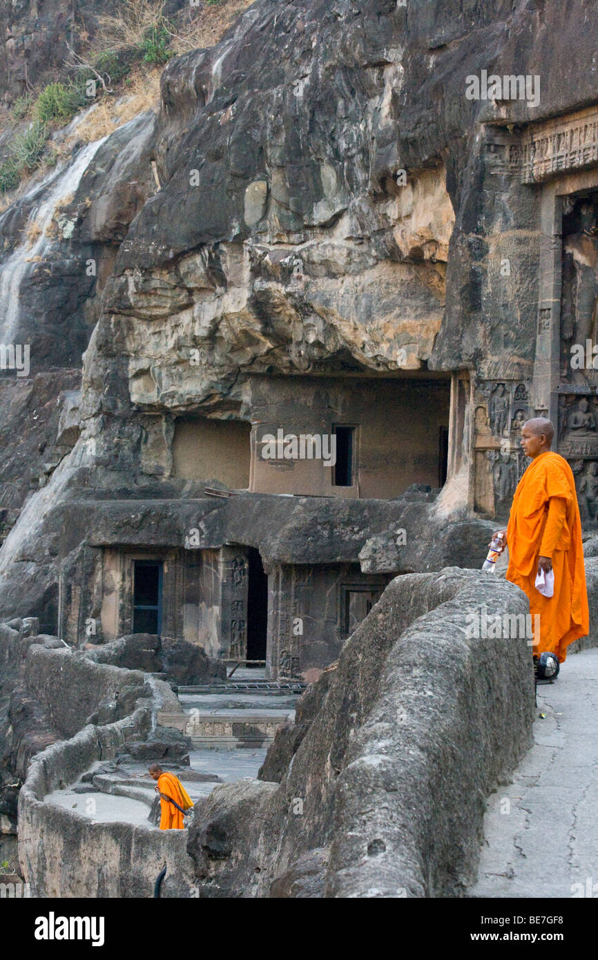 Buddhistische Mönche in Ajanta Höhlen in Indien Stockfoto