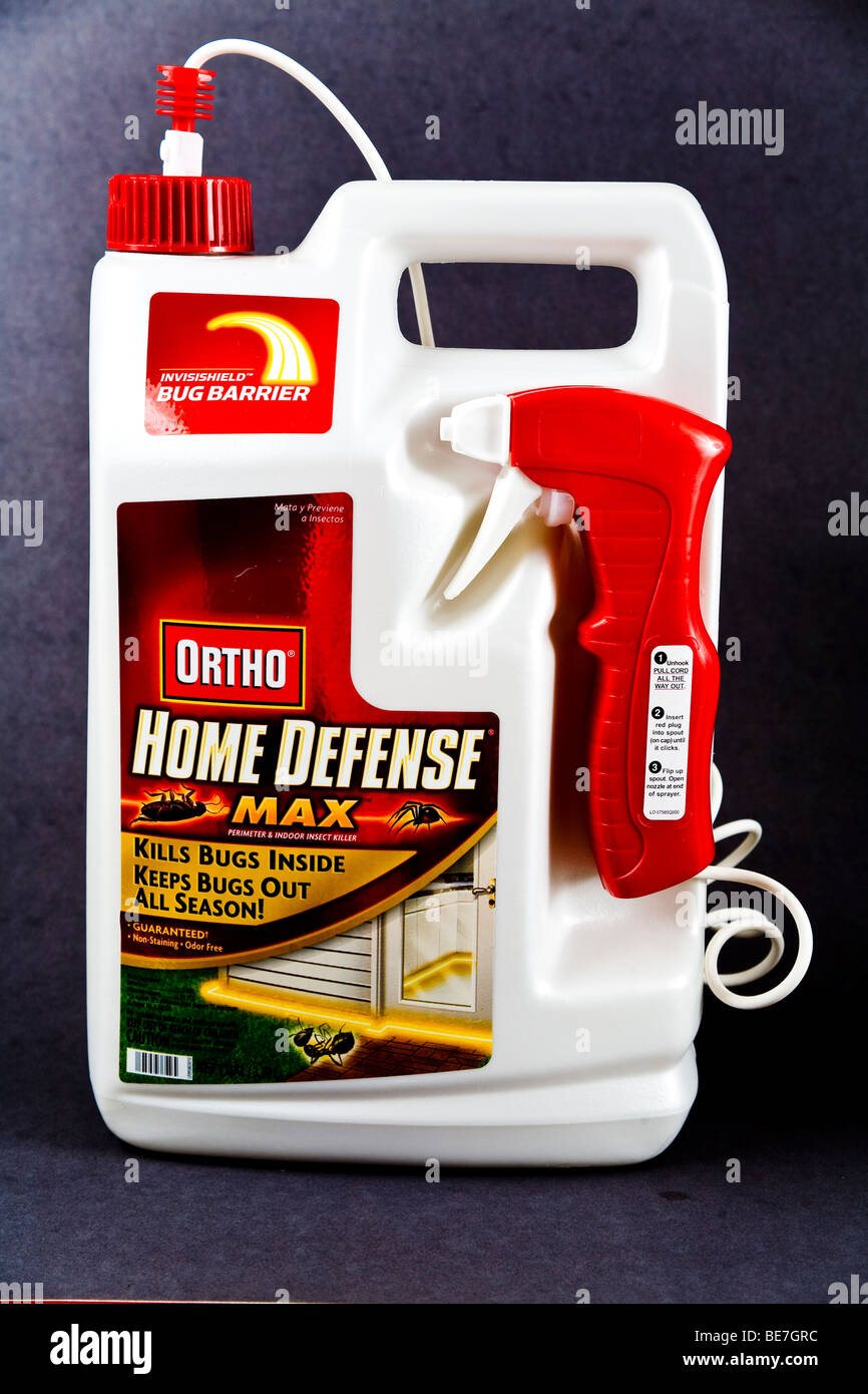 Eine Gallone Behälter Ortho Marke Home Defense Perimeter & indoor Insektenfalle.  2009 © Myrleen Pearson Stockfoto
