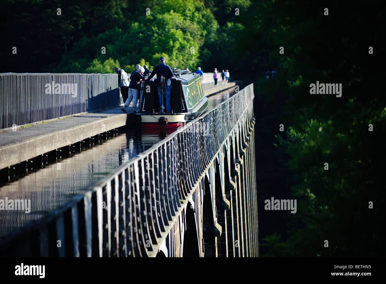 Pontcysyllte Aquädukt trägt Llangollen Kanal über Fluss Dee. Entworfen von Thomas Telford. Ein Weltkulturerbe, Wales UK Stockfoto