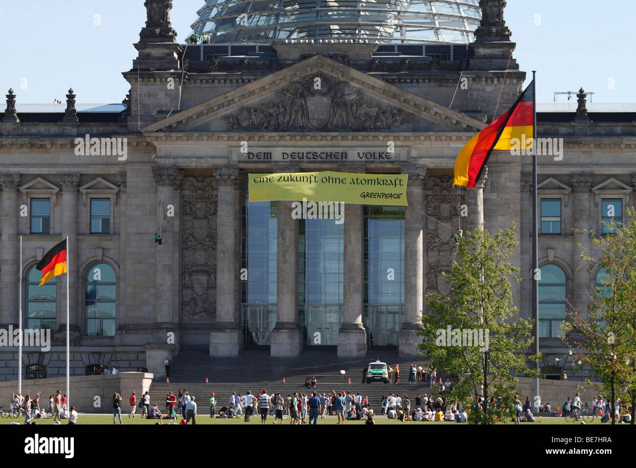 Berlin, Reichstagsgebäude. EU/DE/DEU/GER/Deutschland / Hauptstadt Berlin. Das Reichstagsgebäude mit der gläsernen Kuppel an der Spitze Stockfoto