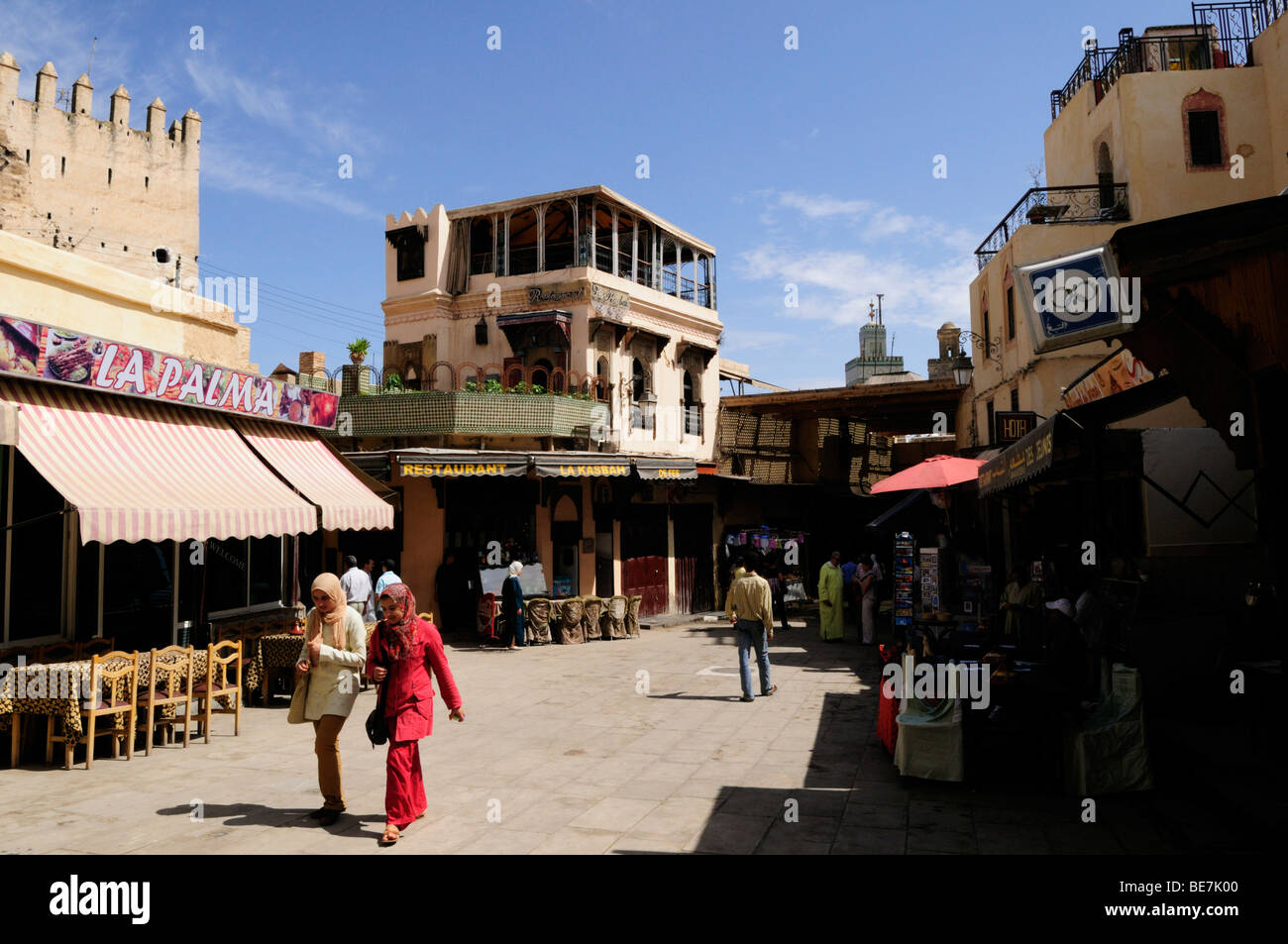 Marokko; Fes; Cafés und Restaurants in der Medina in der Nähe von Bab Boujeloud Stockfoto