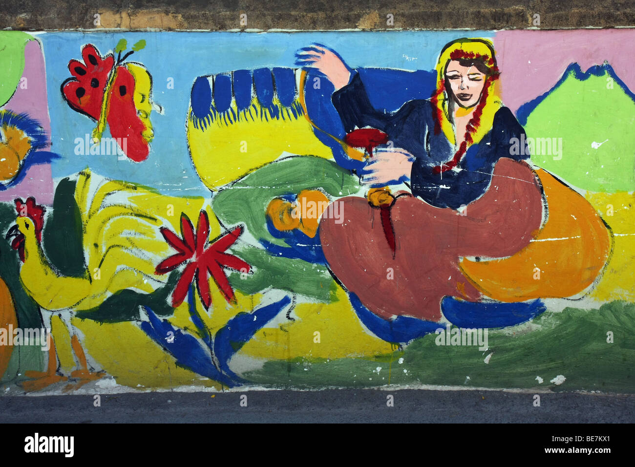 Bemalte Wand im nördlichen türkischen zypriotischen Teil von Nikosia. Stockfoto