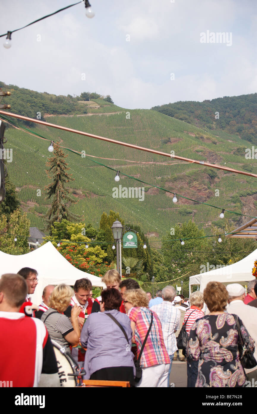 Wein-Straßenfest, Urzig, Mosel, Deutschland Stockfoto