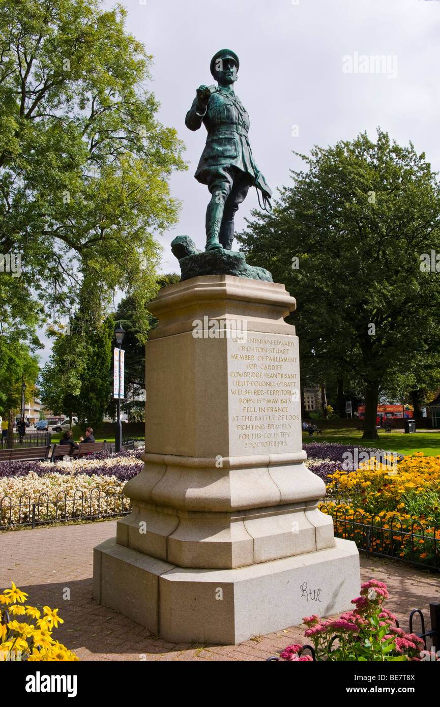 Statue von Lord Ninian Edward Crichton-Stuart-MP vor dem Rathaus in Cardiff South Wales UK Stockfoto