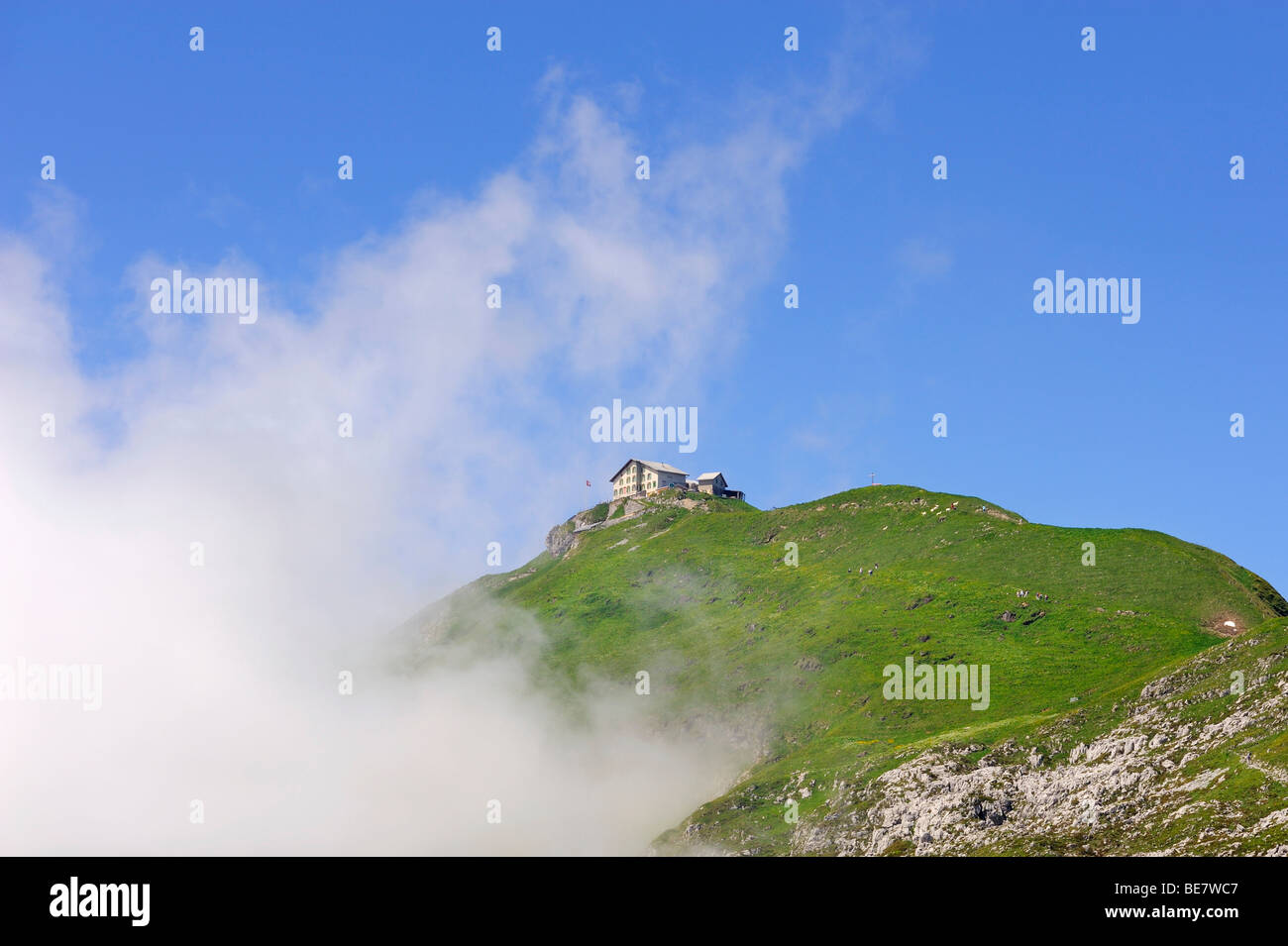 Schaefler Berg mit dem Berggasthaus auf 1924 m ist ein beliebtes Touristenziel in der Alpstein Region, Kanton Appe Stockfoto