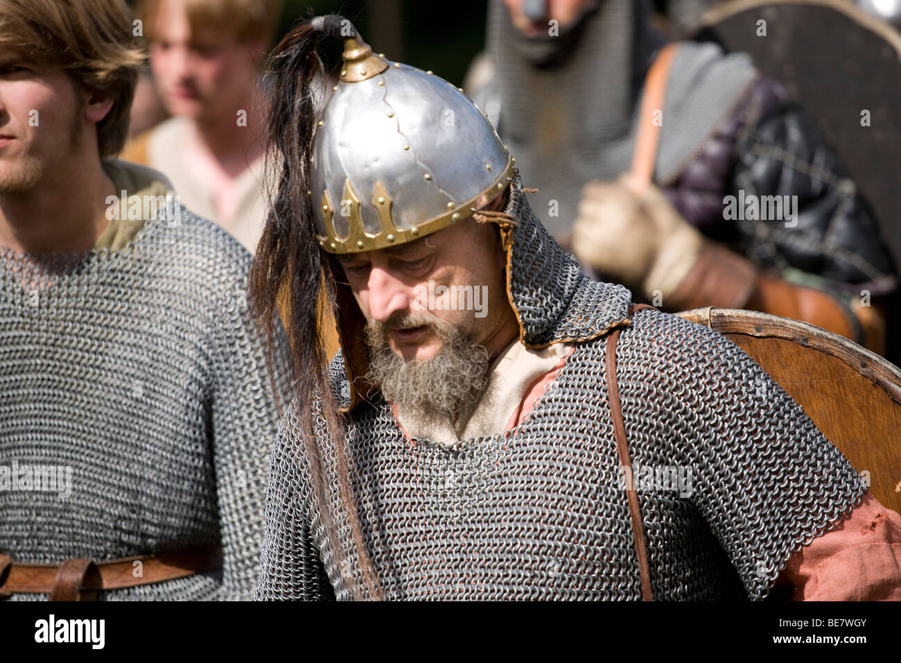 Wikinger-Krieger nach der Schlacht bei einem Wikinger Reenactment-Festival in Dänemark Stockfoto