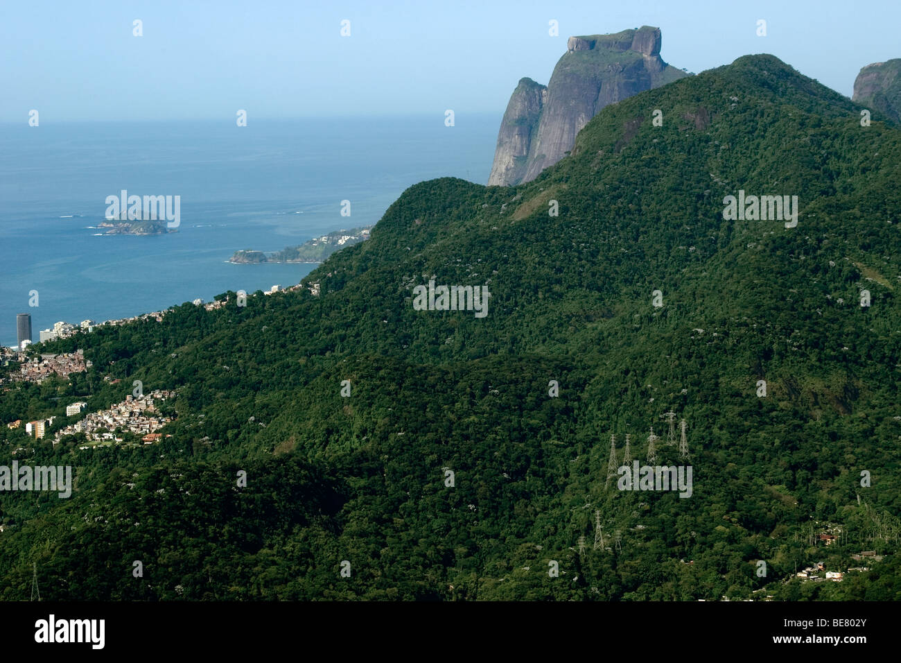 Tijuca National Forest Park mit Gavea Rock auf Hintergrund, Rio De Janeiro, Brasilien Stockfoto