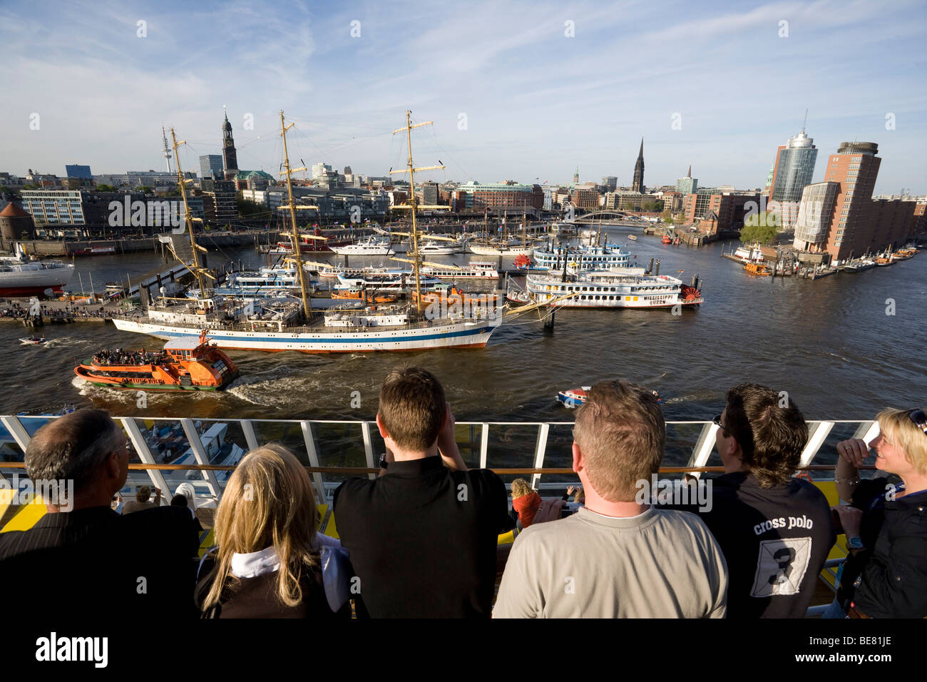 Passagiere Auf Kreuzfahrt Schiff Aidadiva Blick Auf Schiffe