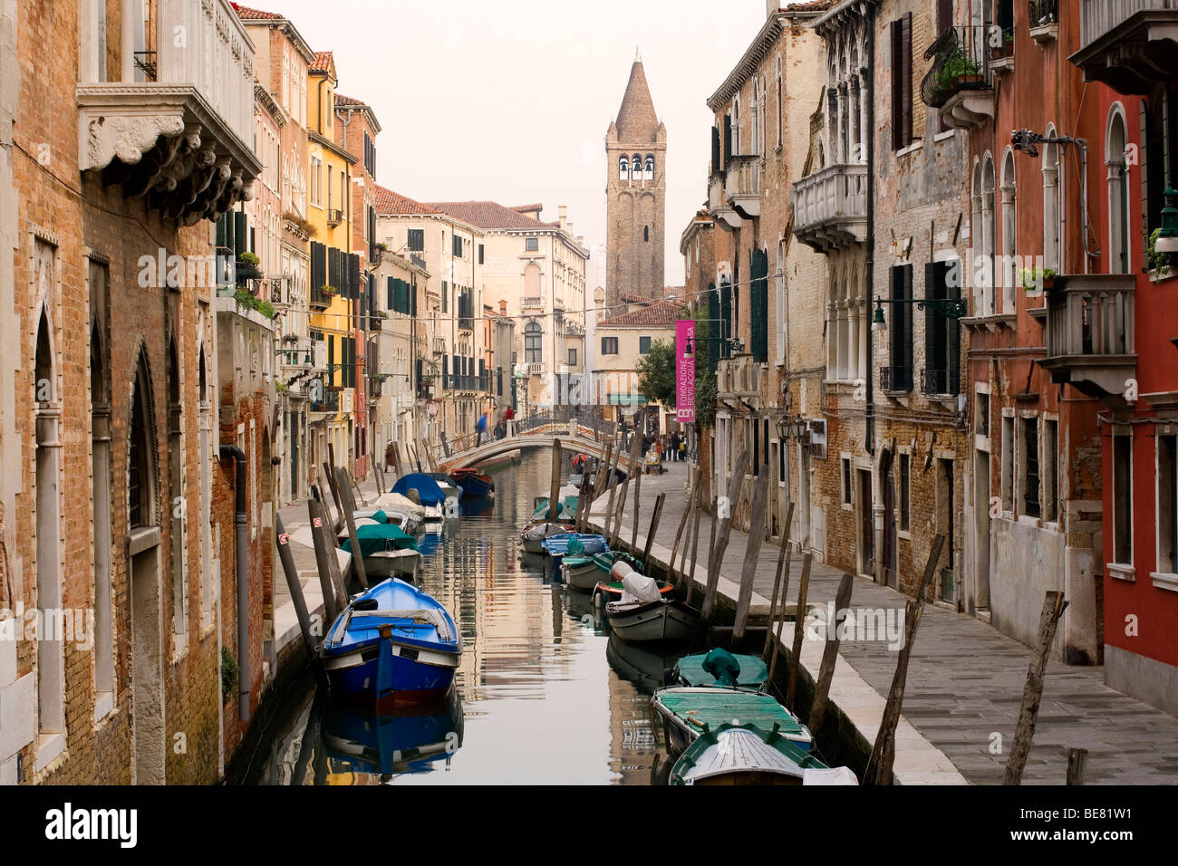 Häuser an einem schmalen Kanal, Fondamenta Geradini, Venedig, Italien, Europa Stockfoto