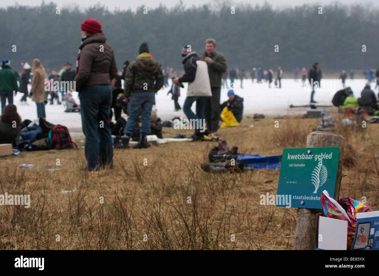 Sterben Enkele Keer Dat er Op Natuurijs Geschaatst kan Worden, Wordt Toegang Tot (in de Zomer) Kwetsbare Gebieden Gedoogd. Stockfoto