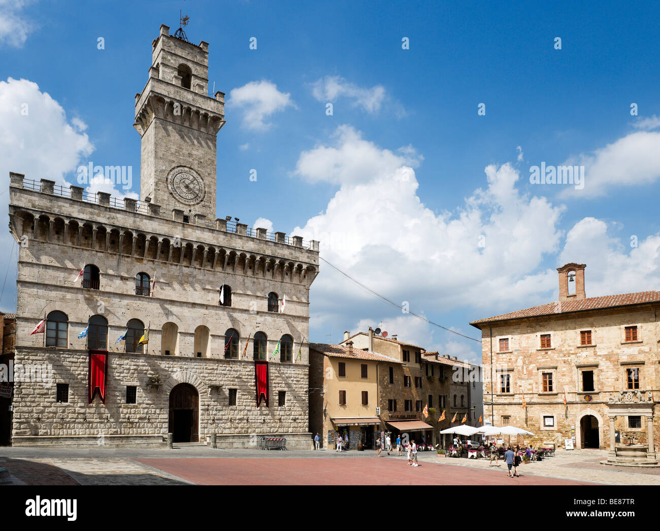 Der Palazzo Comunale auf der Piazza Grande (Hauptplatz), Montepulciano, Toskana, Italien Stockfoto