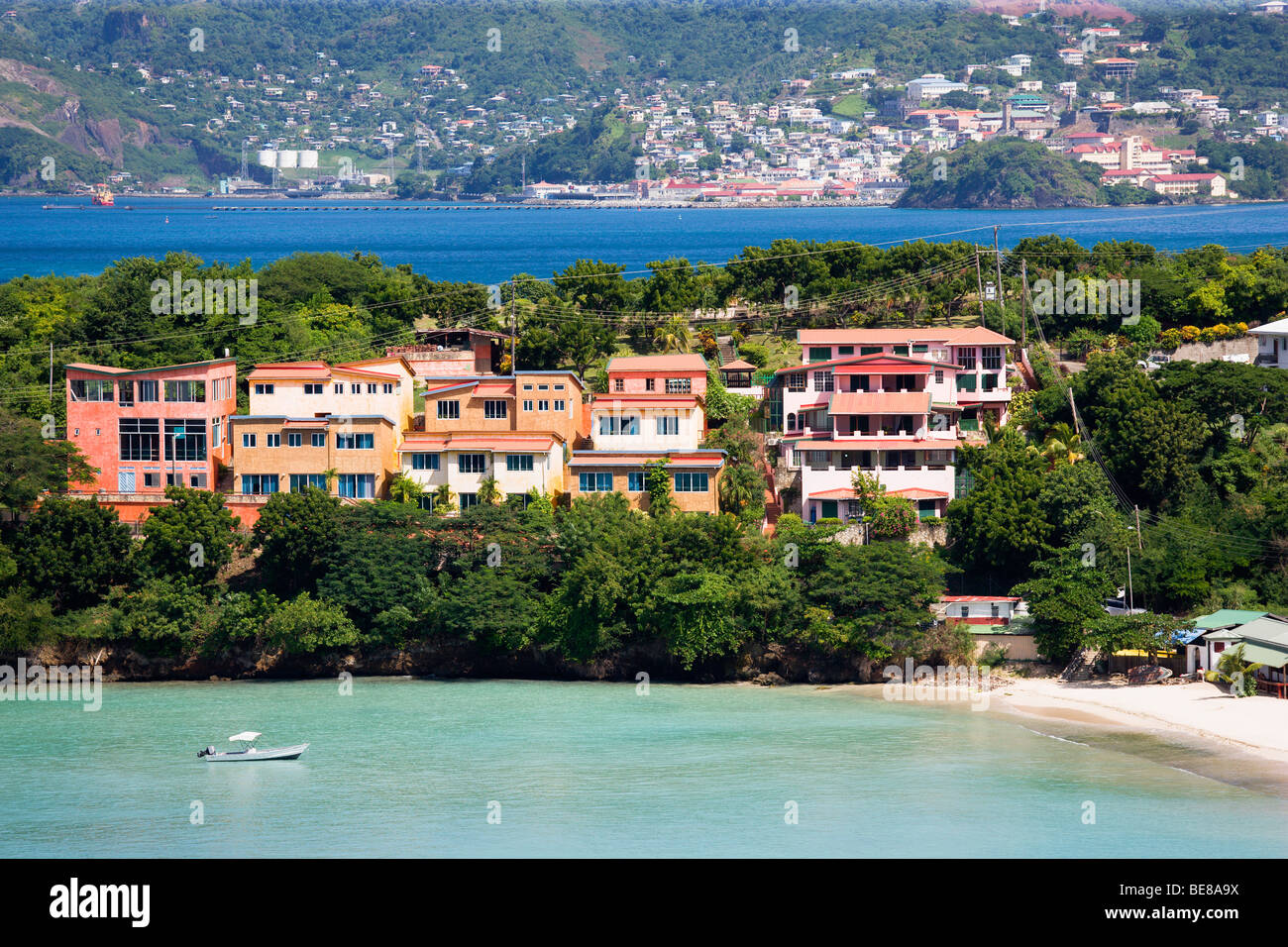 WEST INDIES Karibik Grenadinen Grenada St George Parish BBC Beach in Morne Rouge Bay ausgekleidet mit Ferienwohnungen Stockfoto