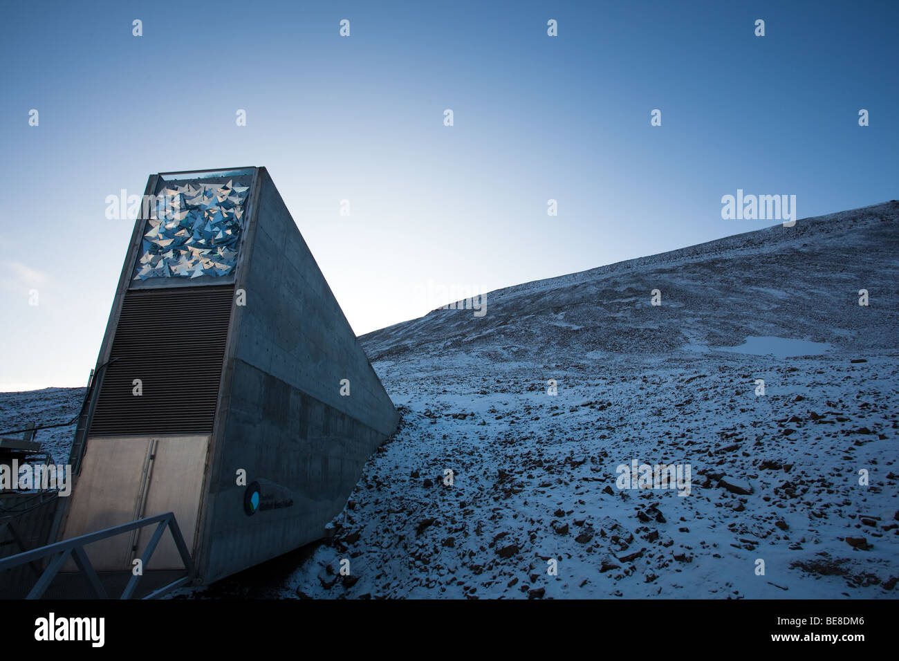 Svalbard Global Seed Vault oder Doomsday Vault, ein Repository für Samen im Inneren eines Berges in Spitzbergen, Norwegen. Stockfoto