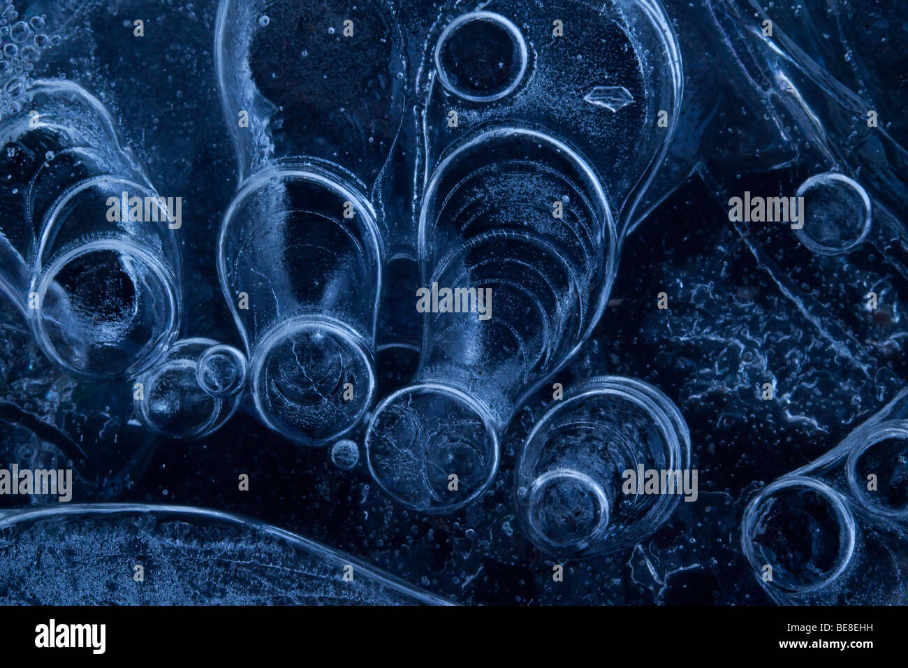 Nahaufnahme Opname van Luchtbellen in Het Ijs; Nahaufnahme von Luftblasen unter dem Eis Stockfoto