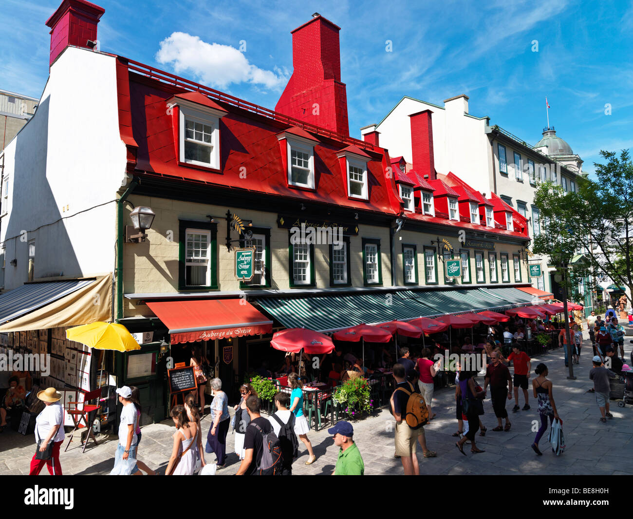 Kanada Quebec Quebec City, Auberge du Tresor, Bürgersteig Restaurant auf Rue Sainte Anne Stockfoto