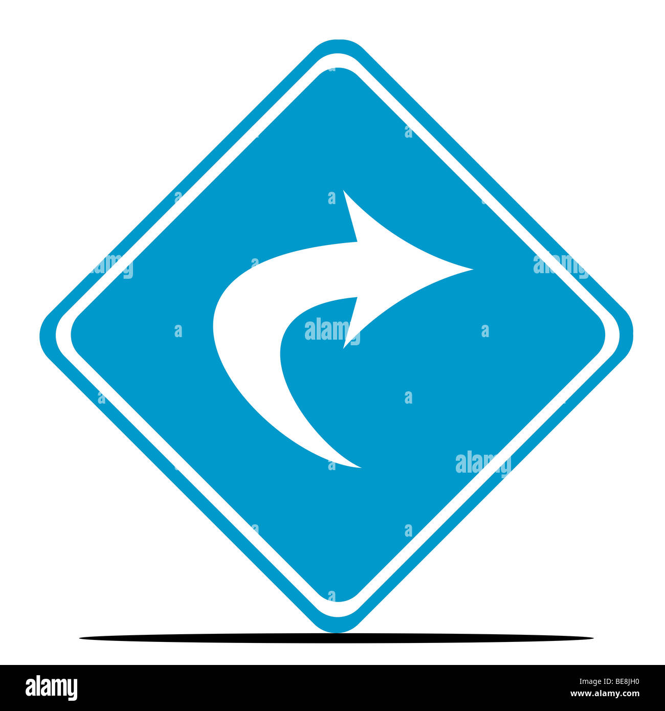 Blaue gerichtete Rauten Straßenschild isoliert auf weißem Hintergrund. Stockfoto