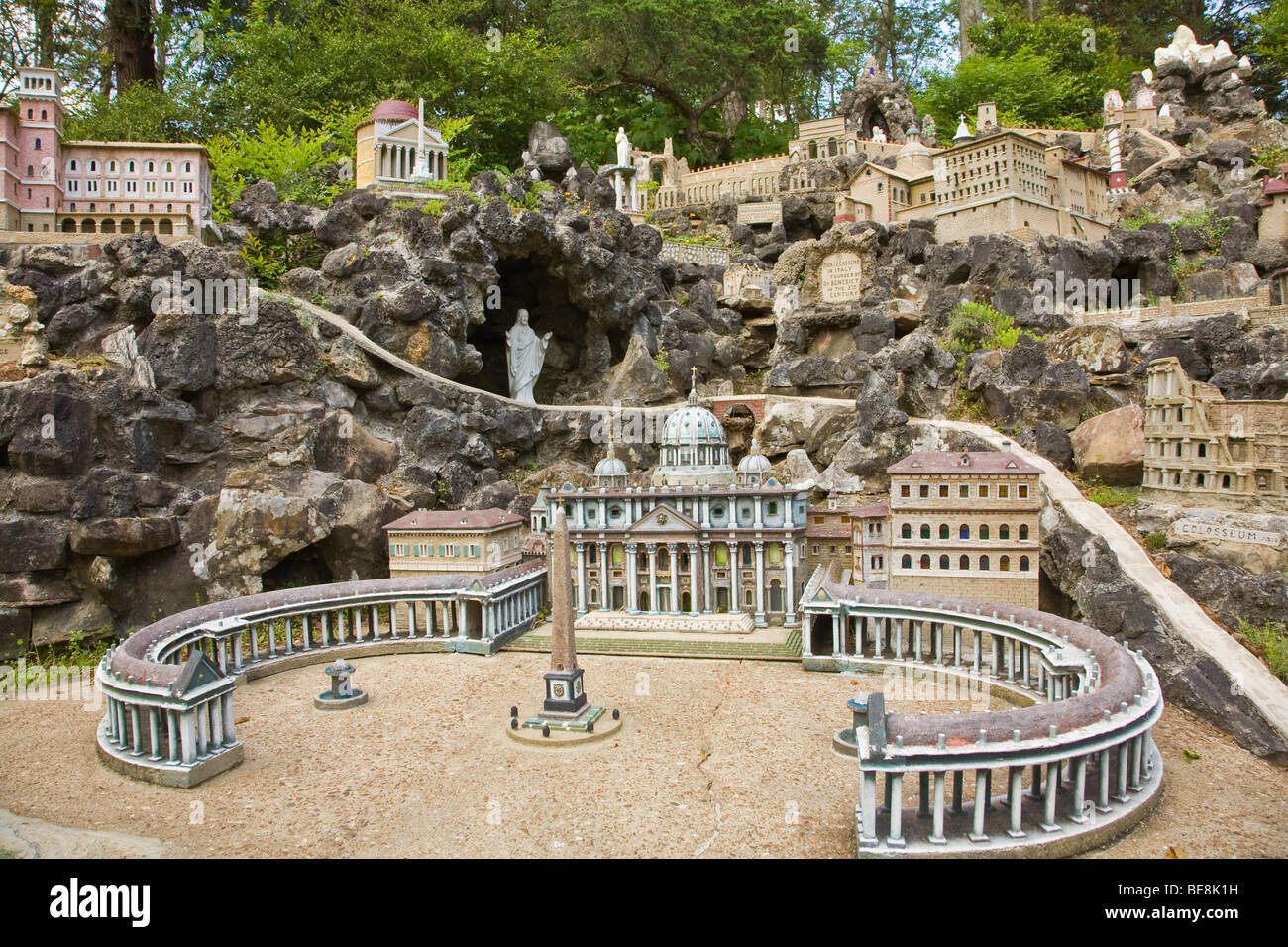 Ave Maria-Grotte, aus Gründen der Abtei von St. Bernard, Cullman, Alabama, USA Stockfoto