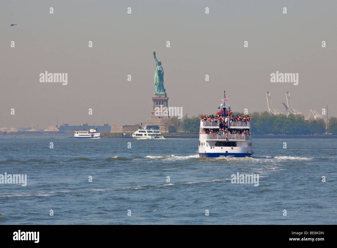 Fähre zur Freiheitsstatue Stockfoto