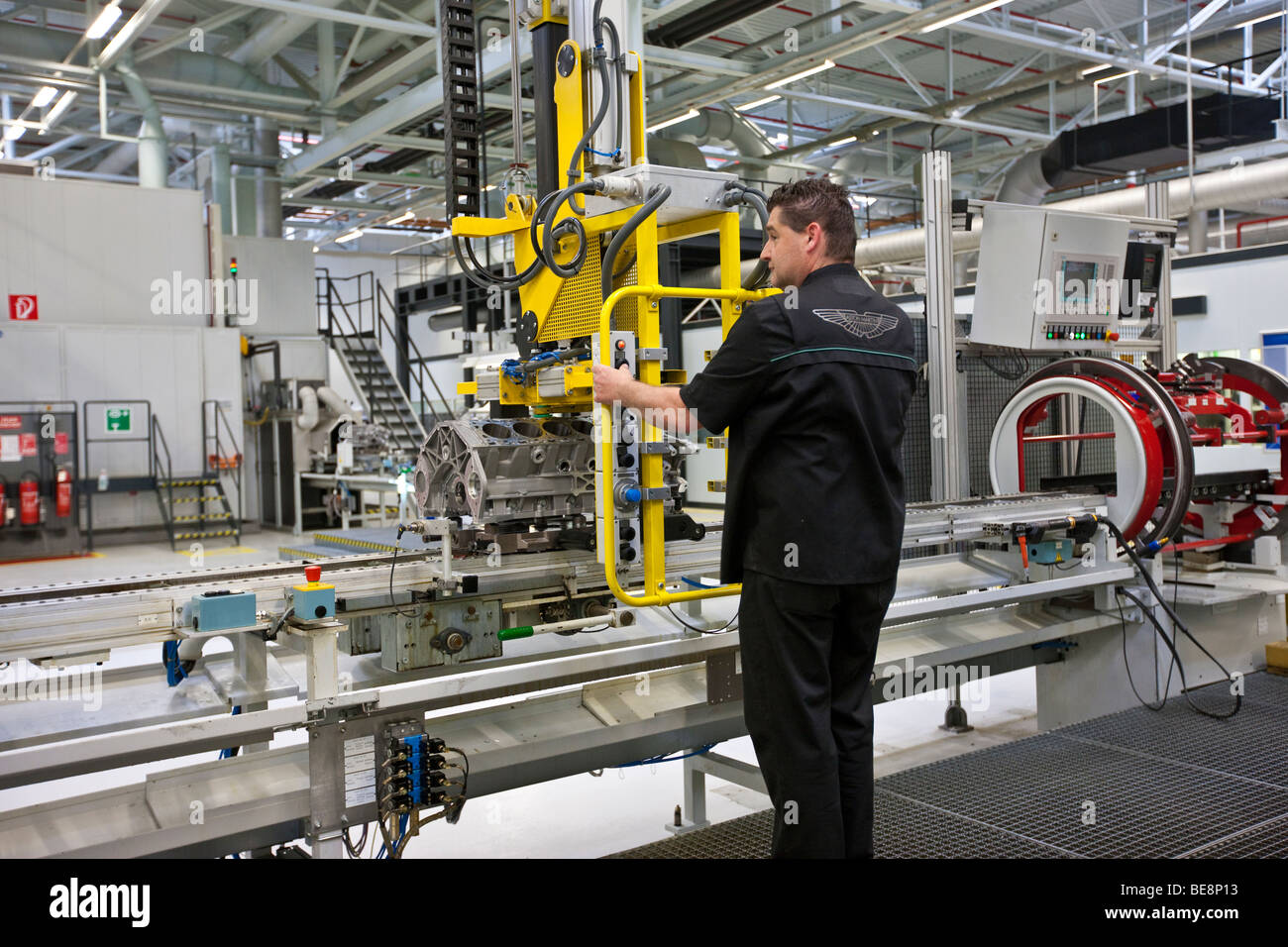 Produktion von Aston Martin Motors, Aston Martin-Motorenwerk in Köln, Rheinland-Pfalz, Deutschland, Europa Stockfoto