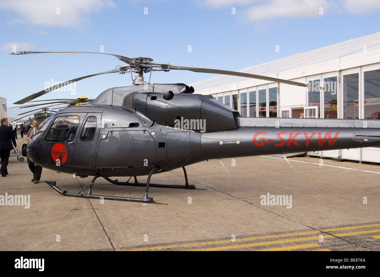 Cabair Gruppe Aerospatiale AS355 F1 Ecureuil II Hubschrauber G-SKYW bei Helitech Trade Show Duxford England Vereinigtes Königreich UK Stockfoto