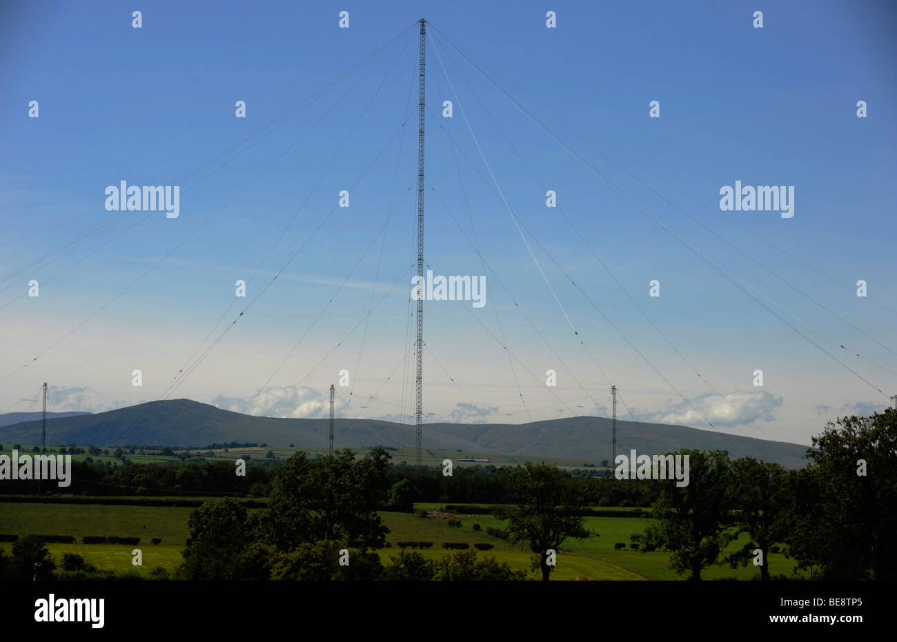 BBC World Service Kurzwellen-Radio Sender Antenne Mast an Skelton, Cumbria. Großbritanniens höchstes Bauwerk Stockfoto