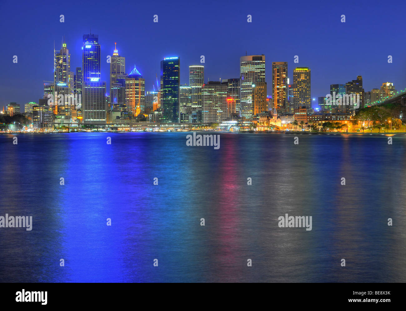 Blick auf Sydney Cove, Circular Quay, Hafen, Skyline von Sydney, Central Business District, Nacht, Sydney, New South Wales, Australien Stockfoto