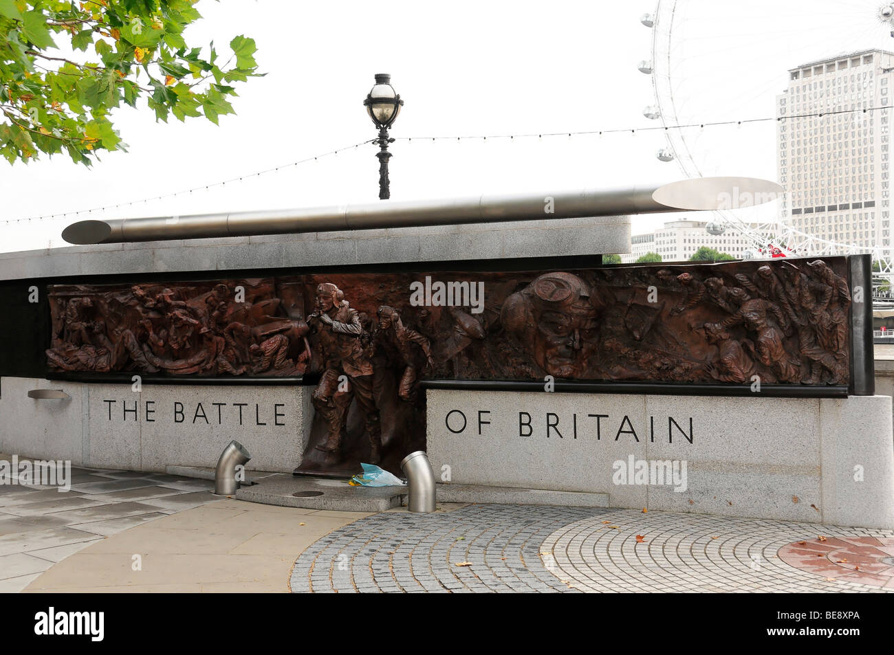 Die Luftschlacht um England Denkmal neben der Themse, London, England, Vereinigtes Königreich, Europa Stockfoto