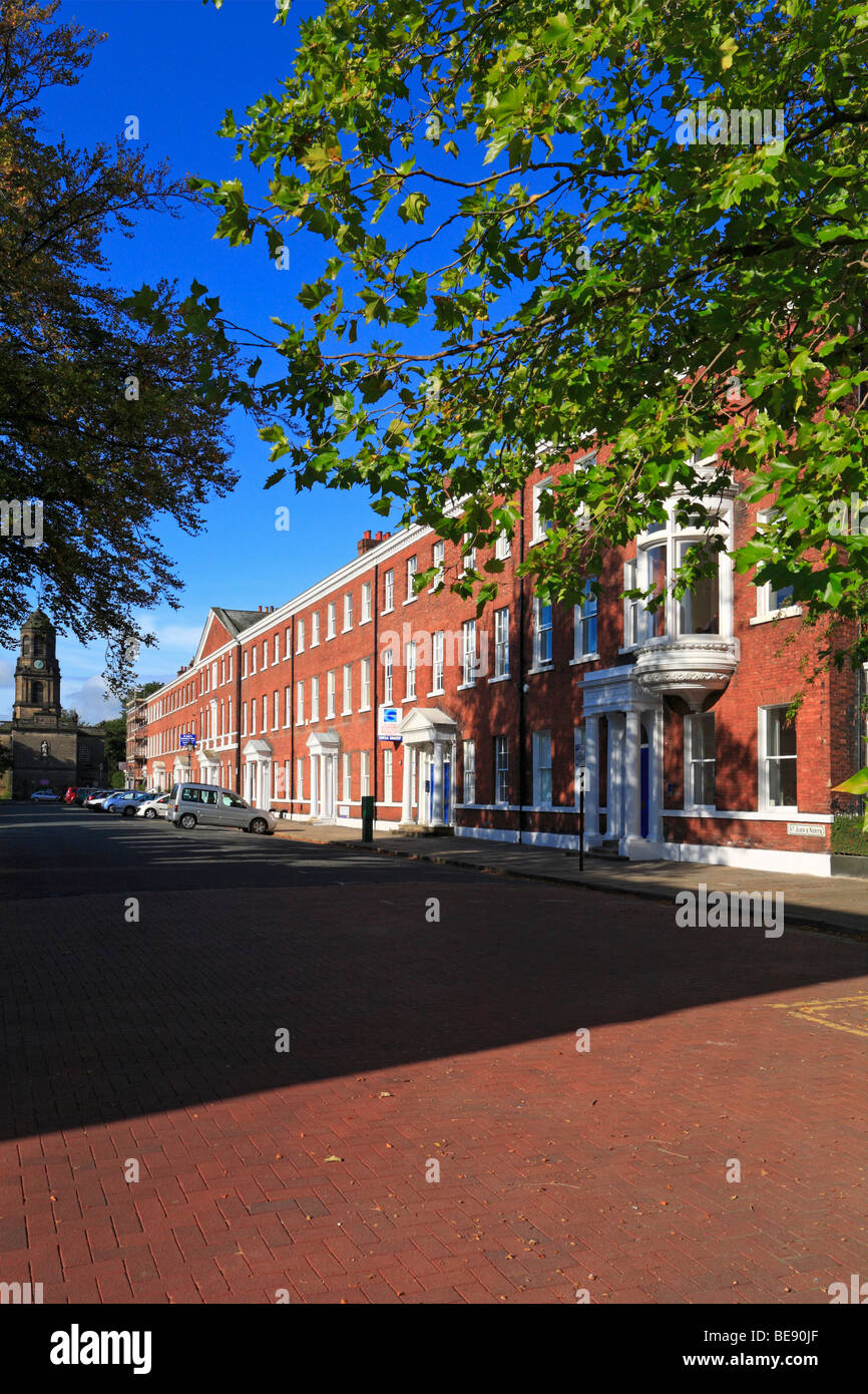 St John's Norden, aus rotem Backstein Georgian Terrace, Wakefield, West Yorkshire, England, UK. Stockfoto