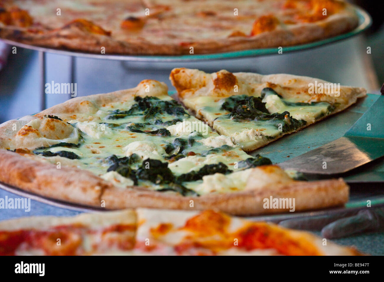 Pizza von der Scheibe am Fest des San Gennaro Festival in Little Italy in New York City Stockfoto