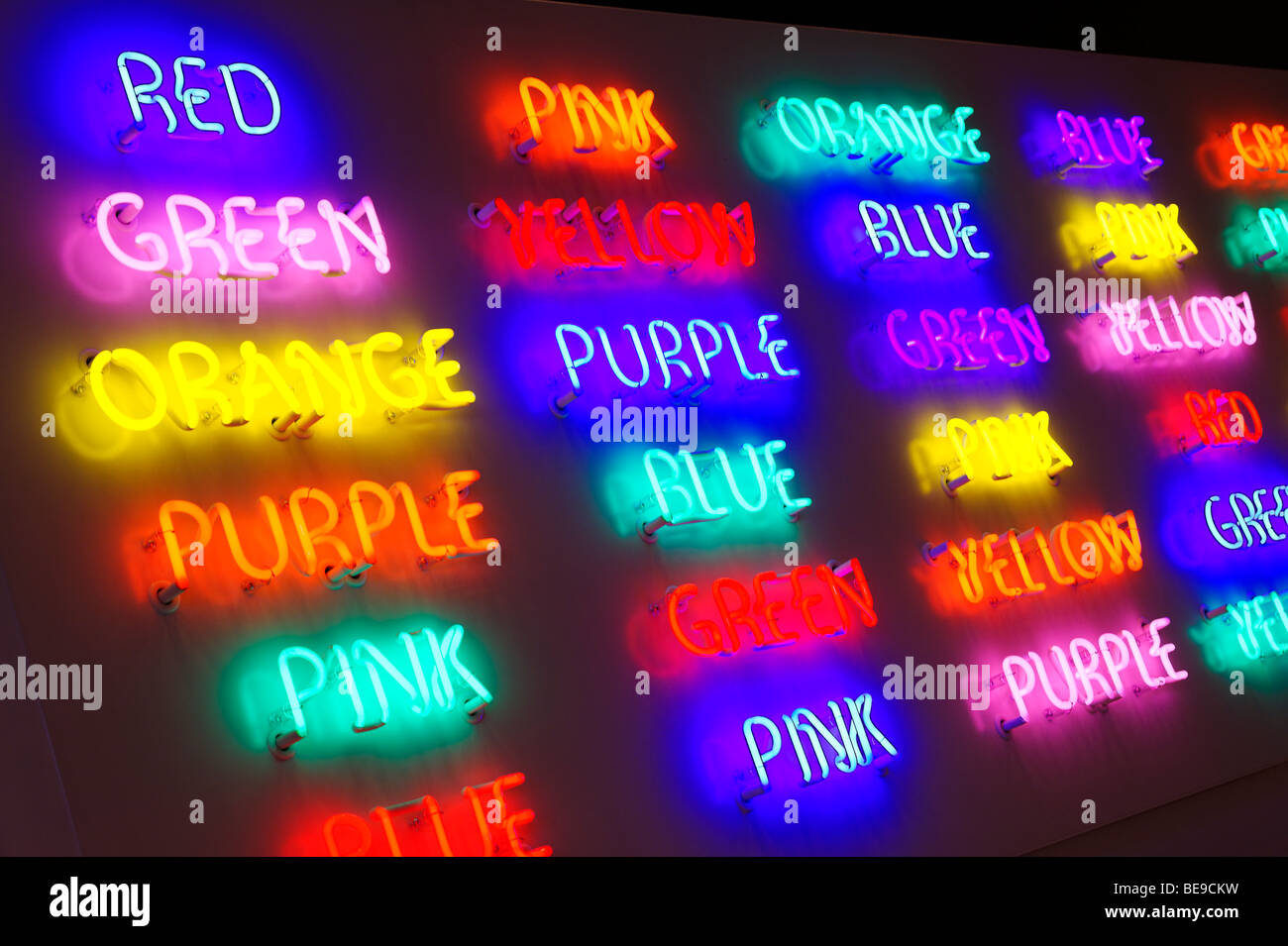 Detail Der Bunten Neonschrift Stockfotografie Alamy
