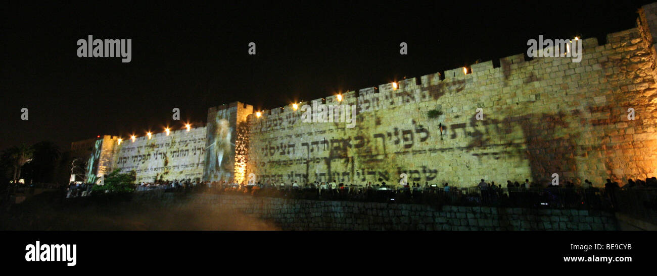 Israel, Jerusalem, Audio-visuelle Präsentation an den Wänden der zum Gedenken an die Wiedervereinigung Jerusalems Altstadt Stockfoto